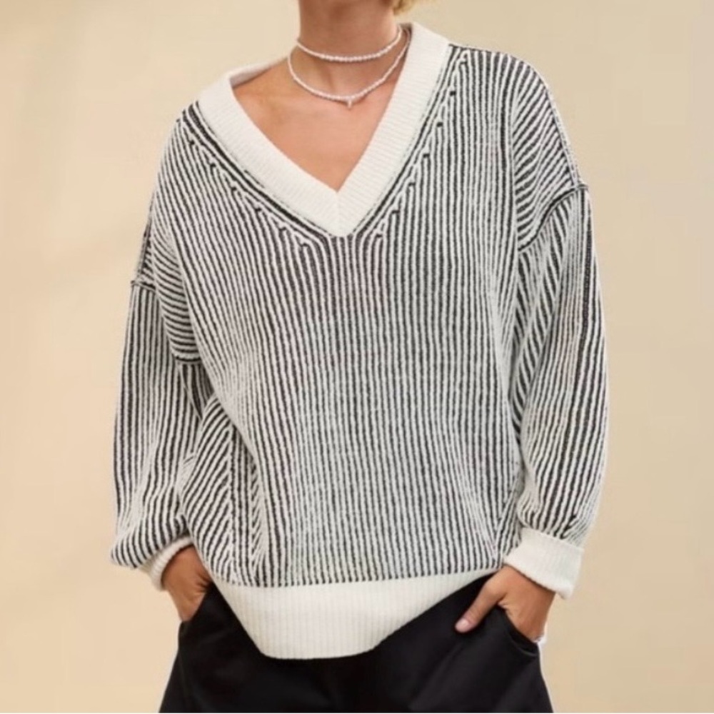 aerie Black and White Striped V-Neck Sweater